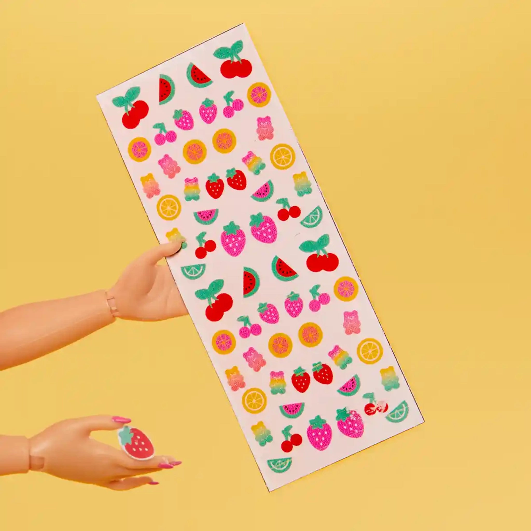 LOL Surprise OMG Sweet Nails Pinky Pops Fruit Shop