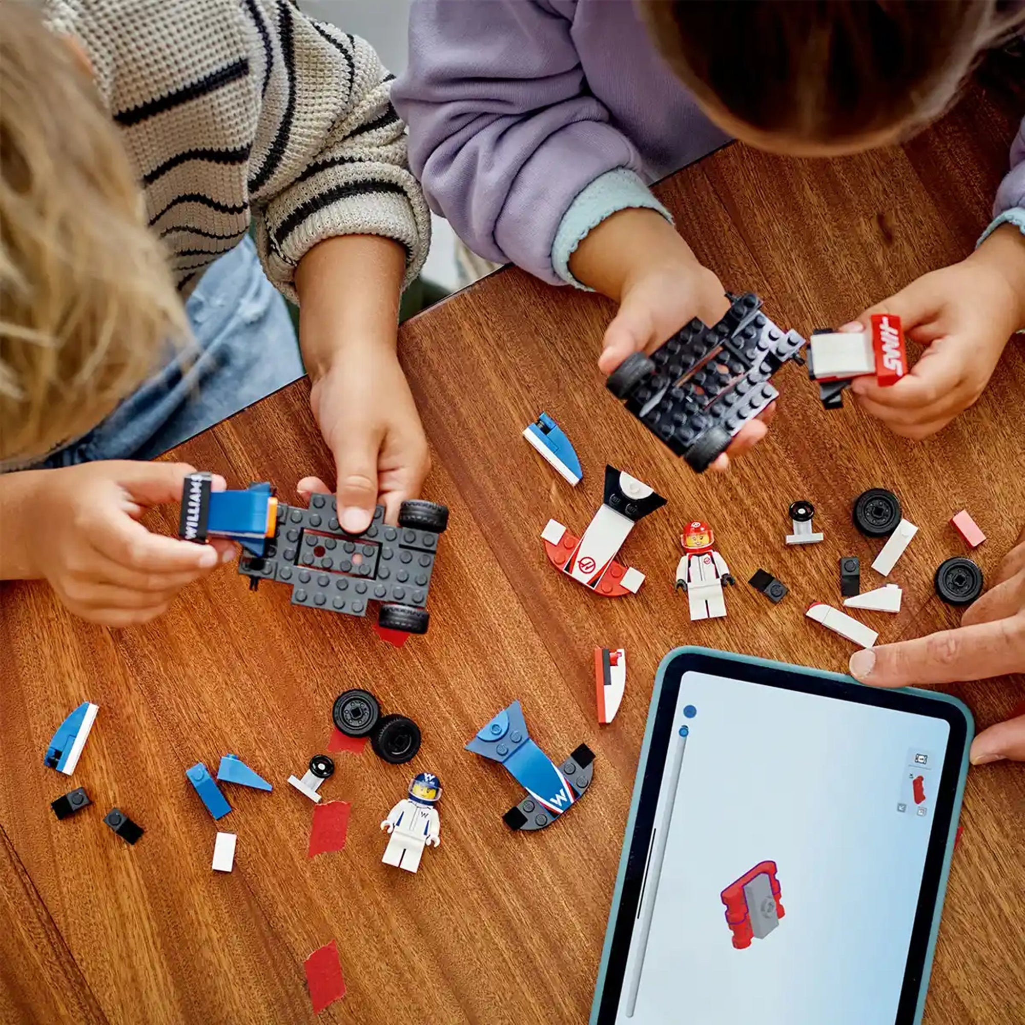 LEGO City LEGO 60464 F1 Williams Racing & Haas F1 Race Cars