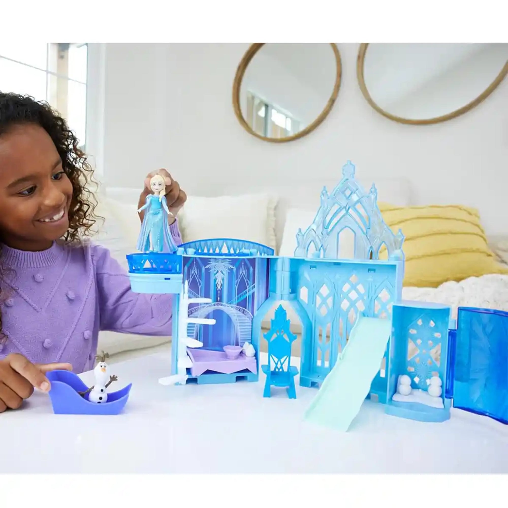 Frozen Small Doll & Playset - Elsa