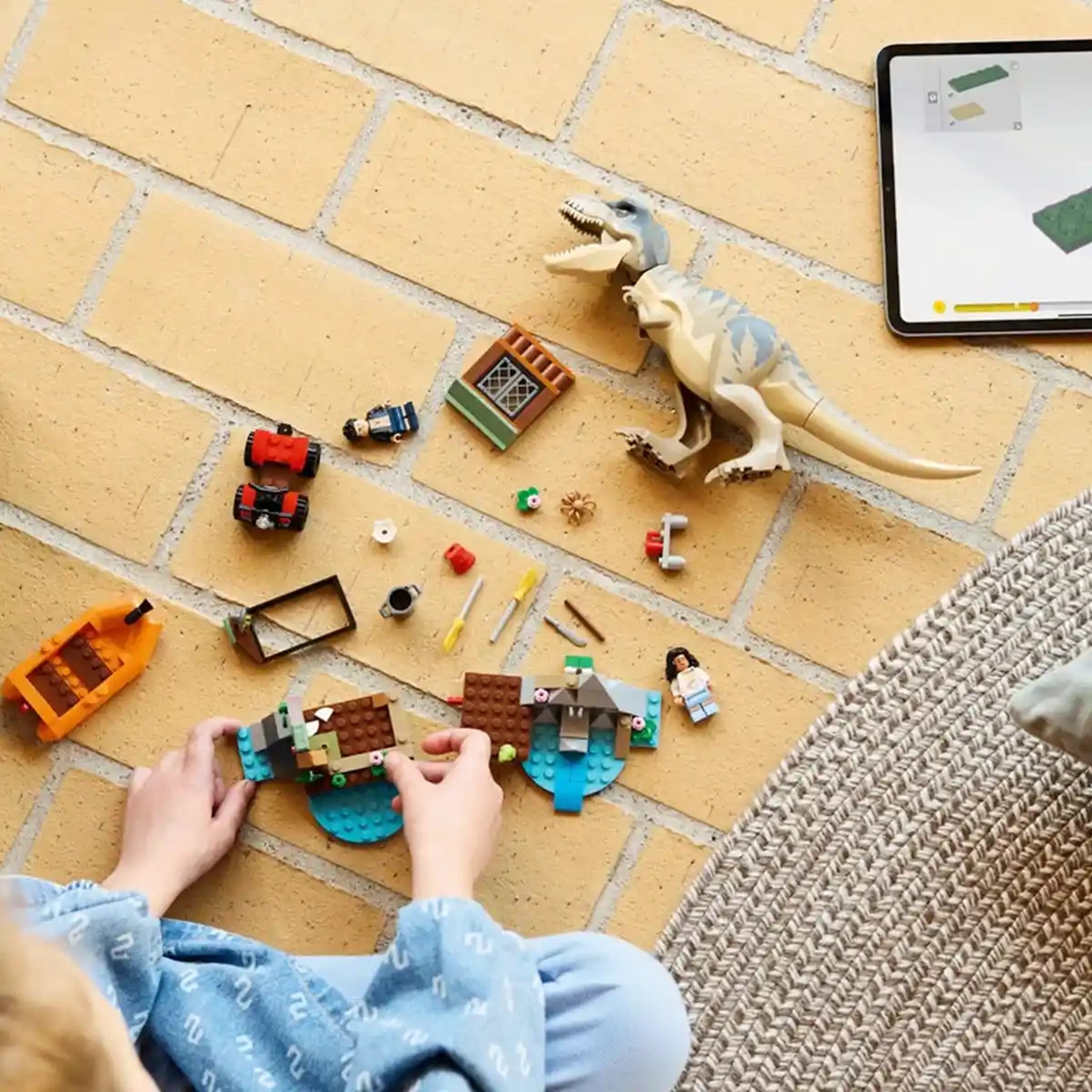 LEGO-Jurassic World76975 T. rex River Escape