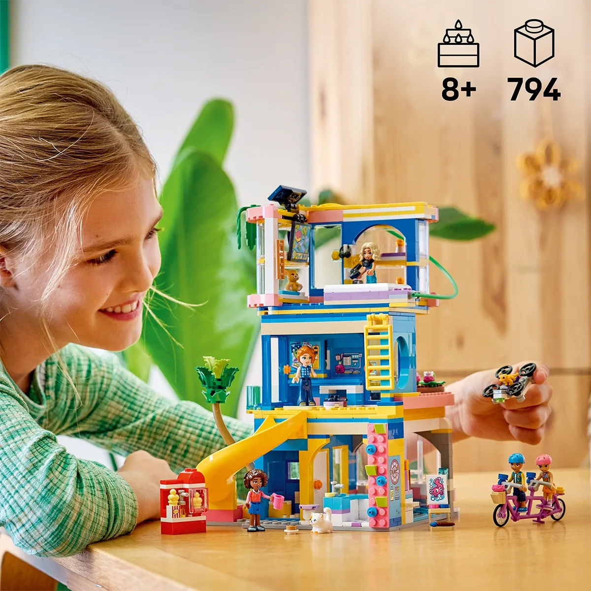 LEGO Fortnite Heartlake City Friends Club House-42689