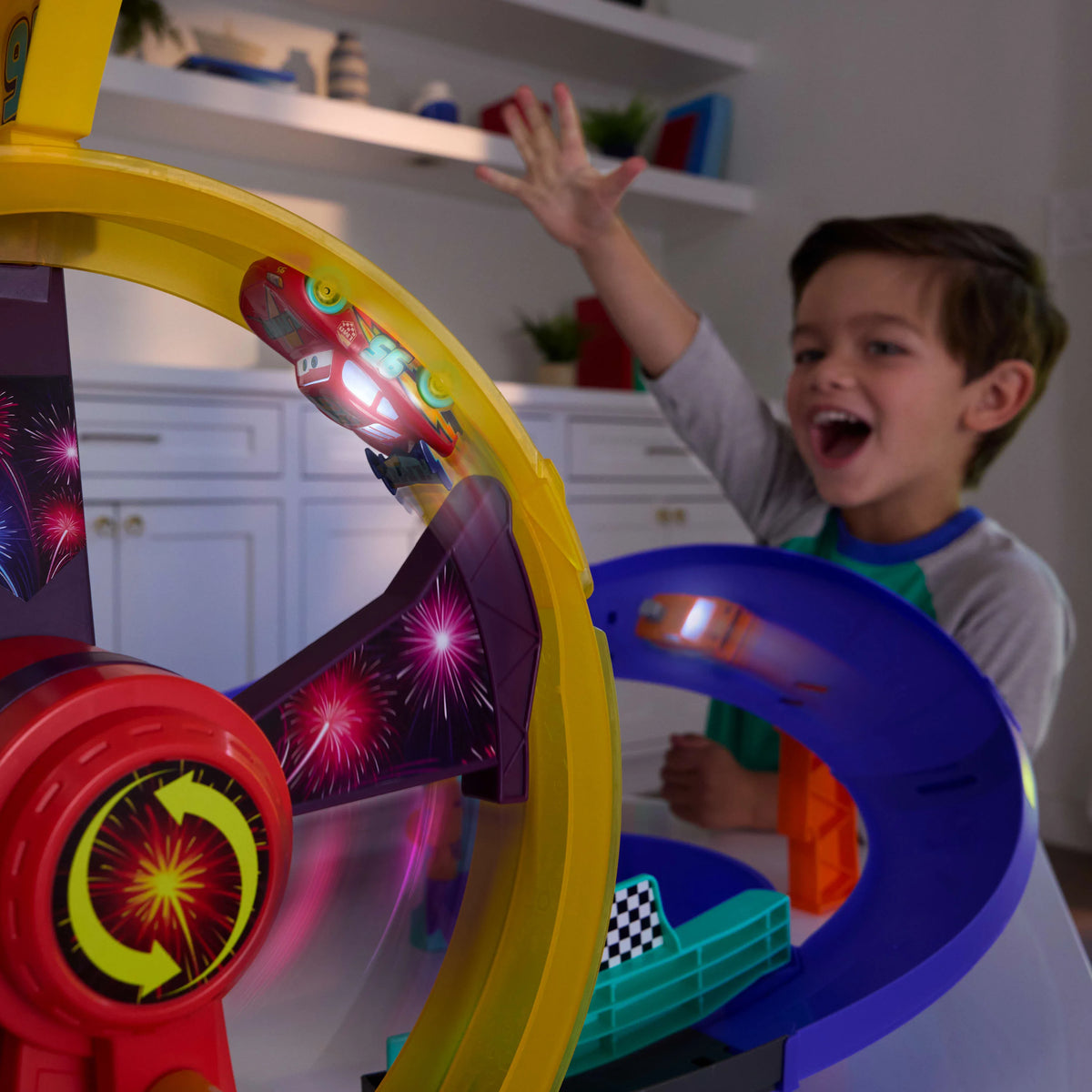 DIsney and Pixar Cars Set McQueen Celebration