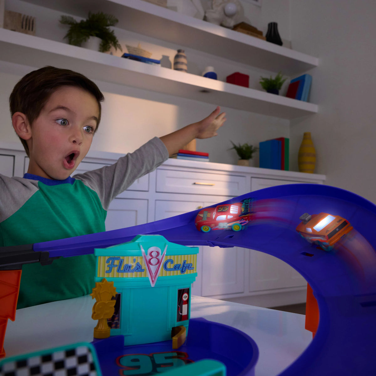 DIsney and Pixar Cars Set McQueen Celebration