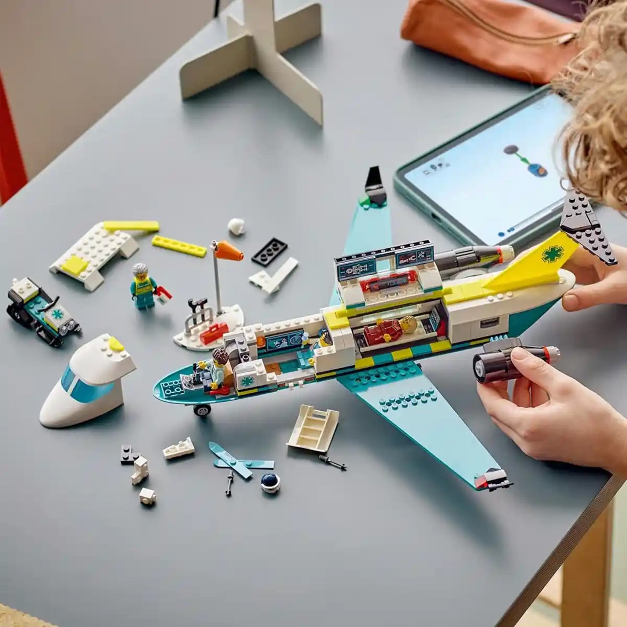 LEGO CITY 60465 Emergency Air Ambulance Airp.. V29