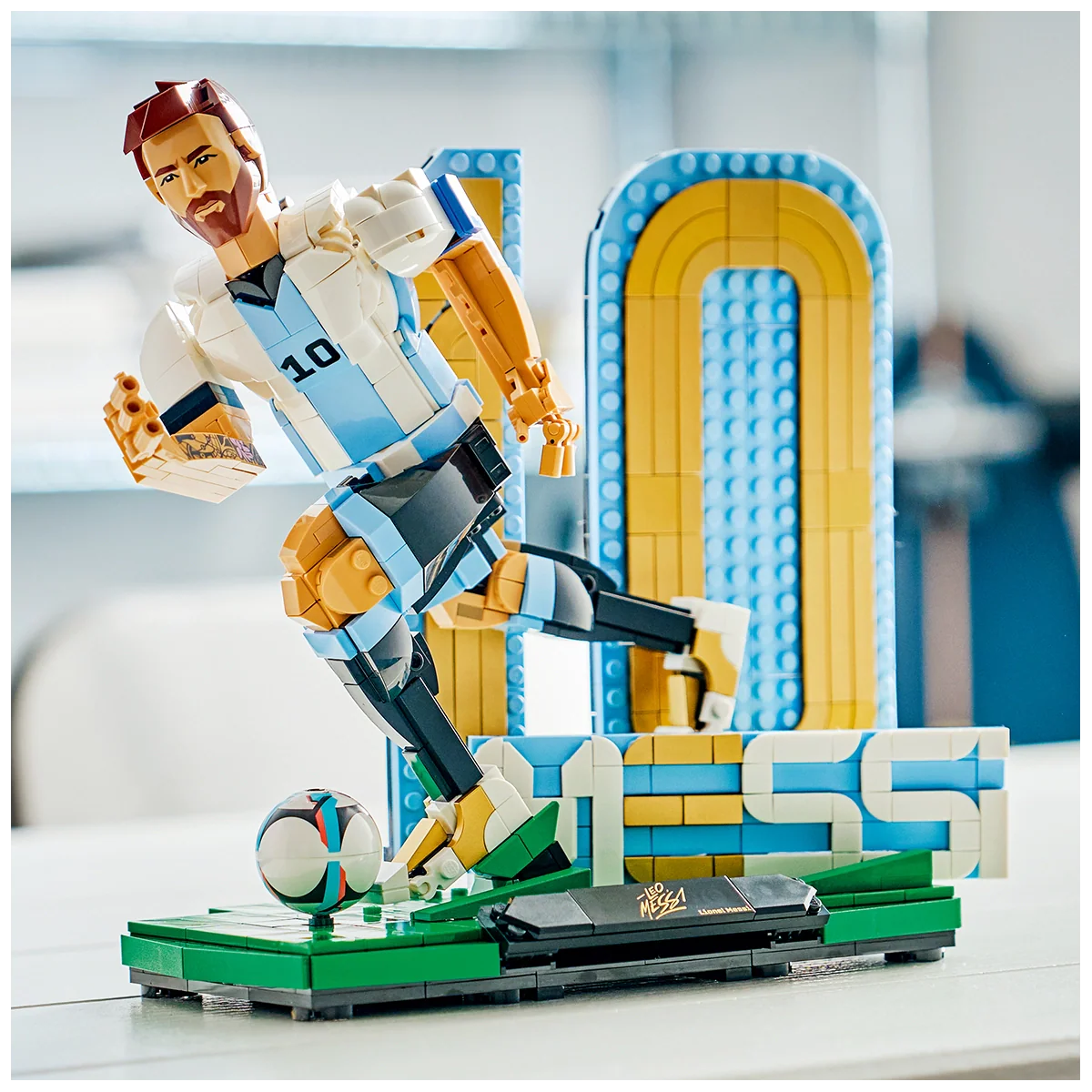 LEGO FIFA   EDITIONS SPORTS Lionel Messi – Soccer Legend Set V29 - 43015