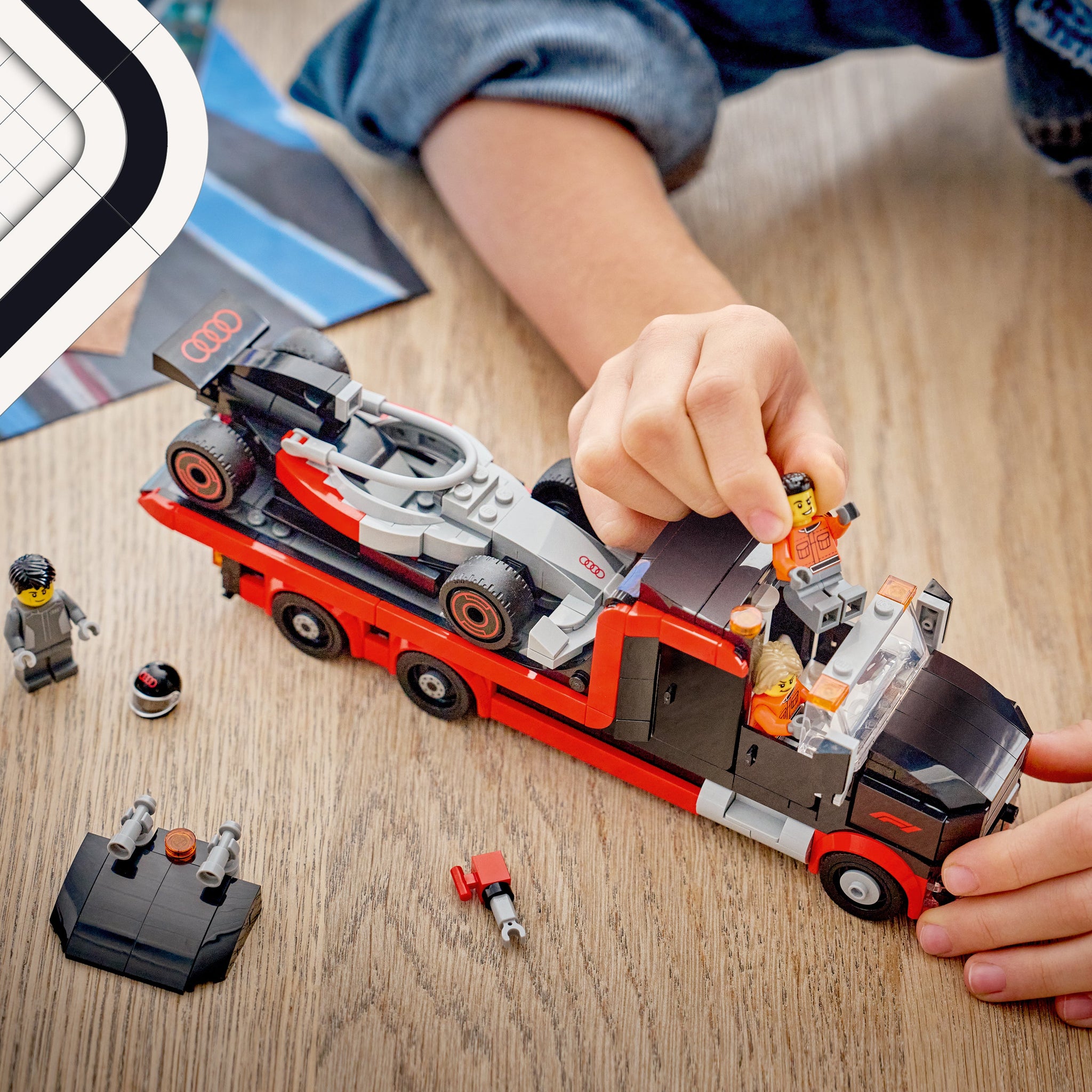 LEGO City 60493 F1 Display Truck with Audi F1 Race Car