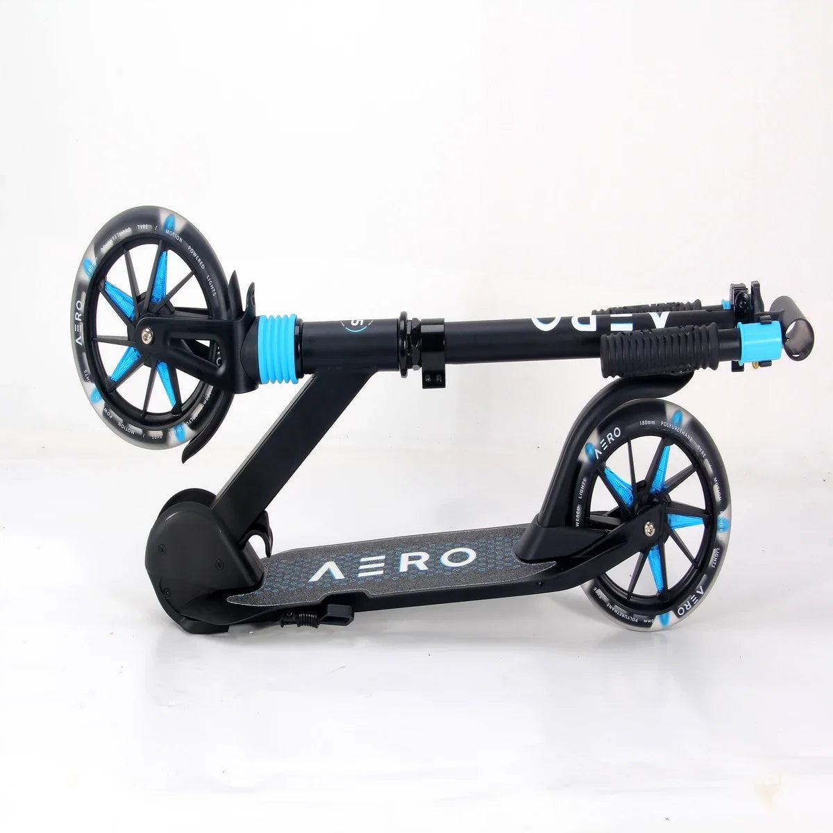 Aero Scooter with big light up wheels A5-Black