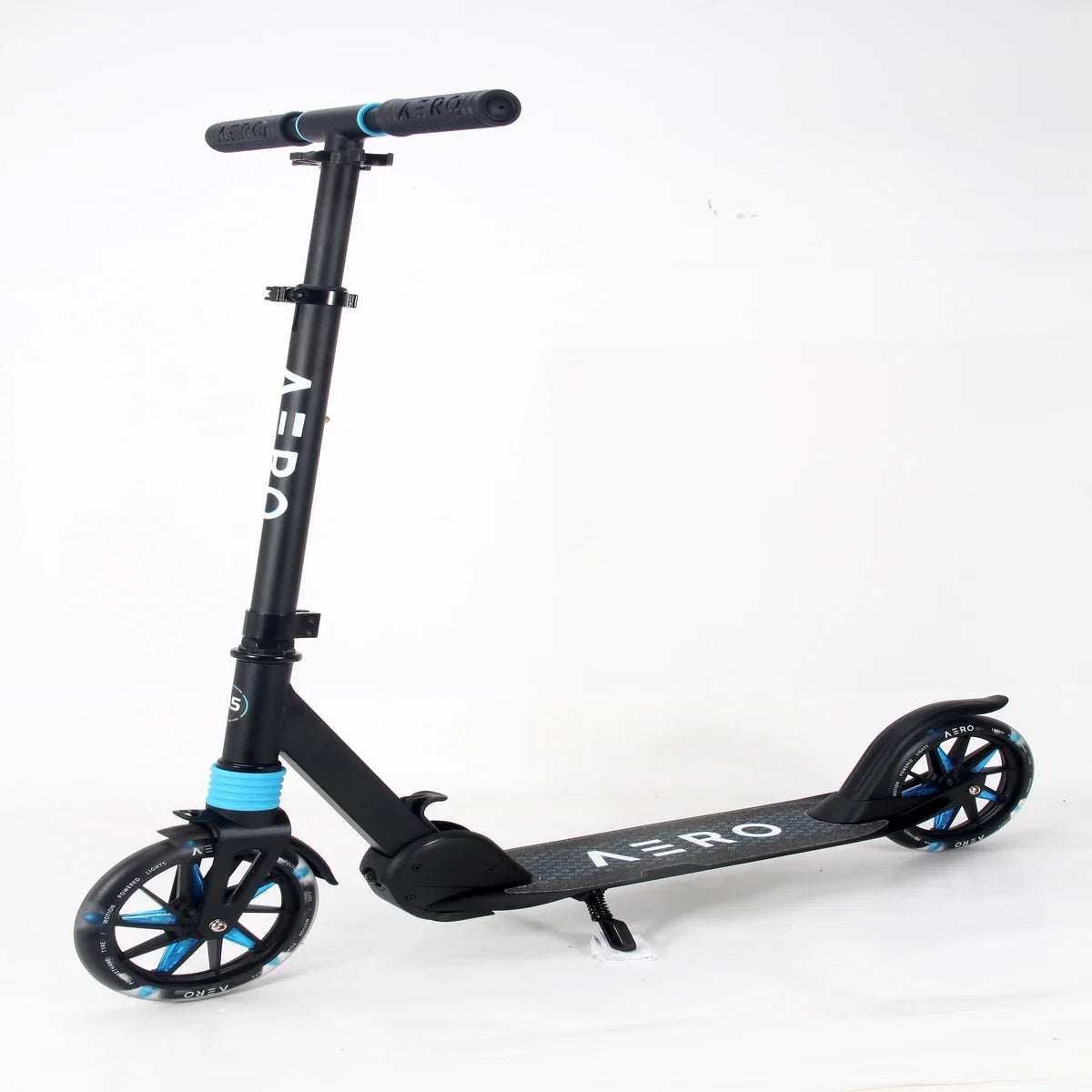 Aero Scooter with big light up wheels A5-Black
