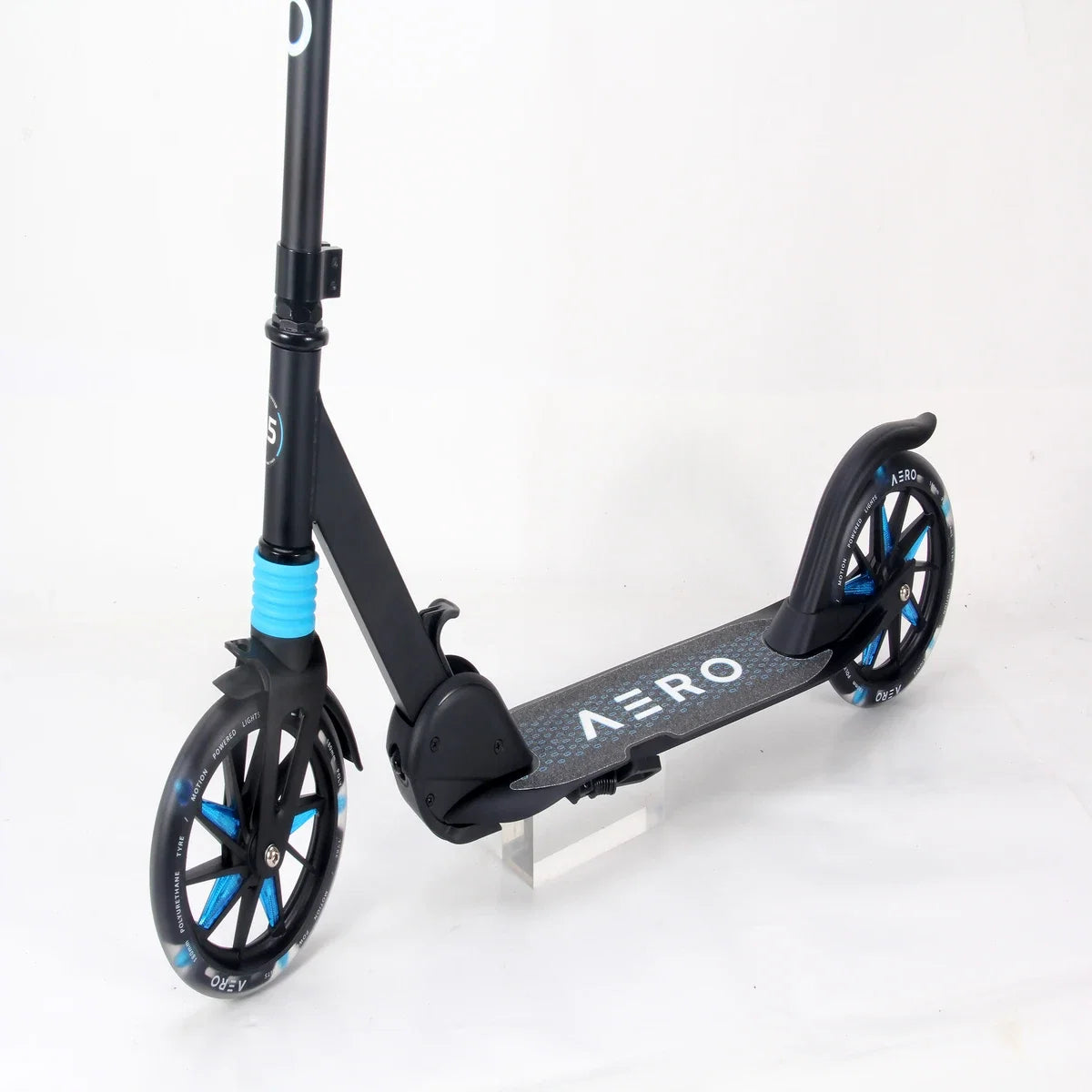 Aero Scooter with big light up wheels A5-Black