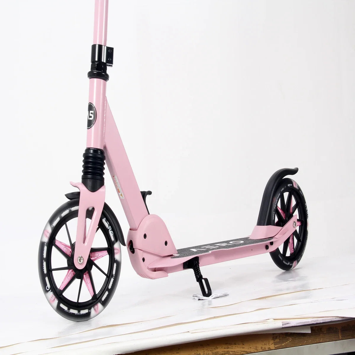 Aero Scooter with big light up wheels A5-Pink